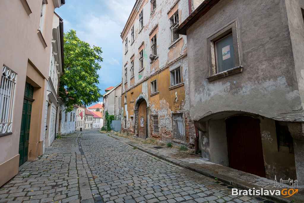 Kapitulská Street