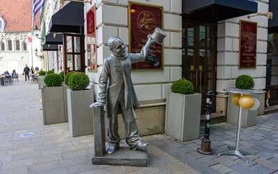 Statue of Schöne Náci