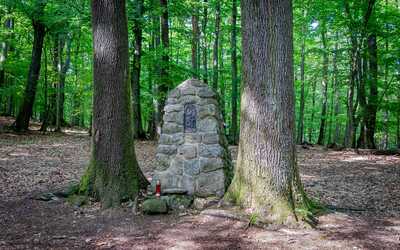 Haluzický Monument