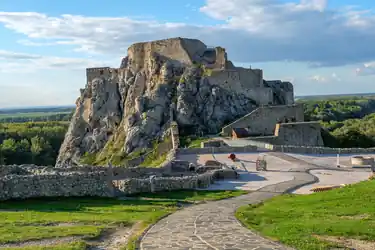 Castles and châteaux